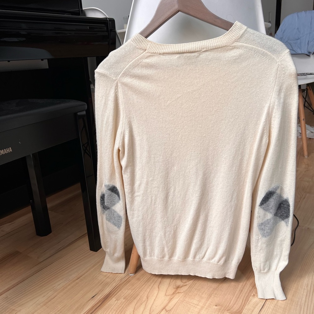 White cashmere Burberry sweater